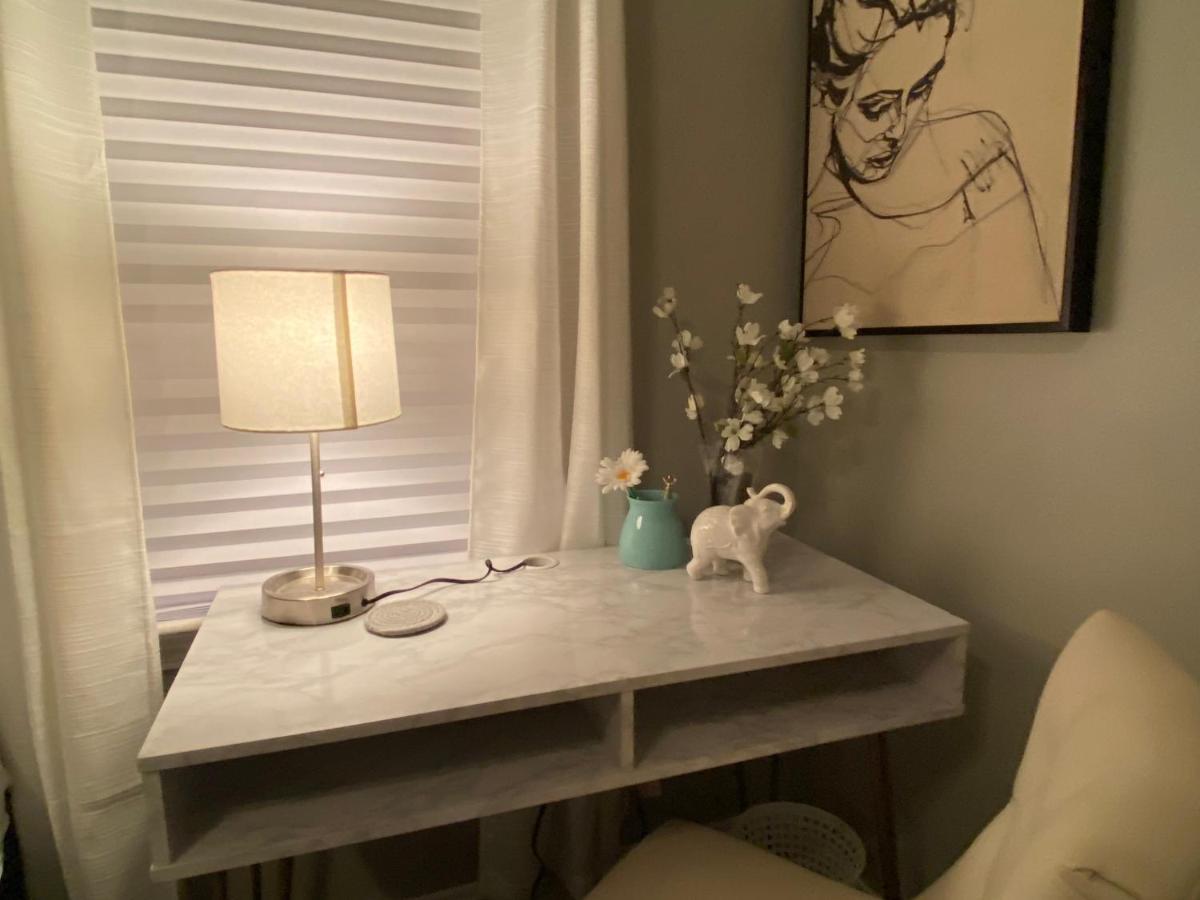 Cozy, 1St Floor Apartment 2Bdrms Plus Semi Private Room With Futon Pets With Fee Family Friendly Close To Everything 克里夫兰 外观 照片