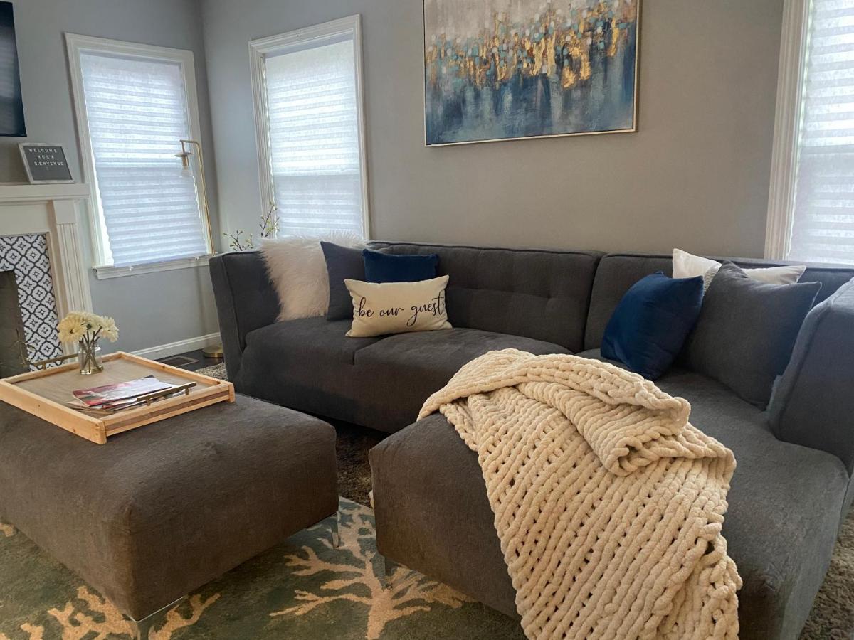 Cozy, 1St Floor Apartment 2Bdrms Plus Semi Private Room With Futon Pets With Fee Family Friendly Close To Everything 克里夫兰 外观 照片