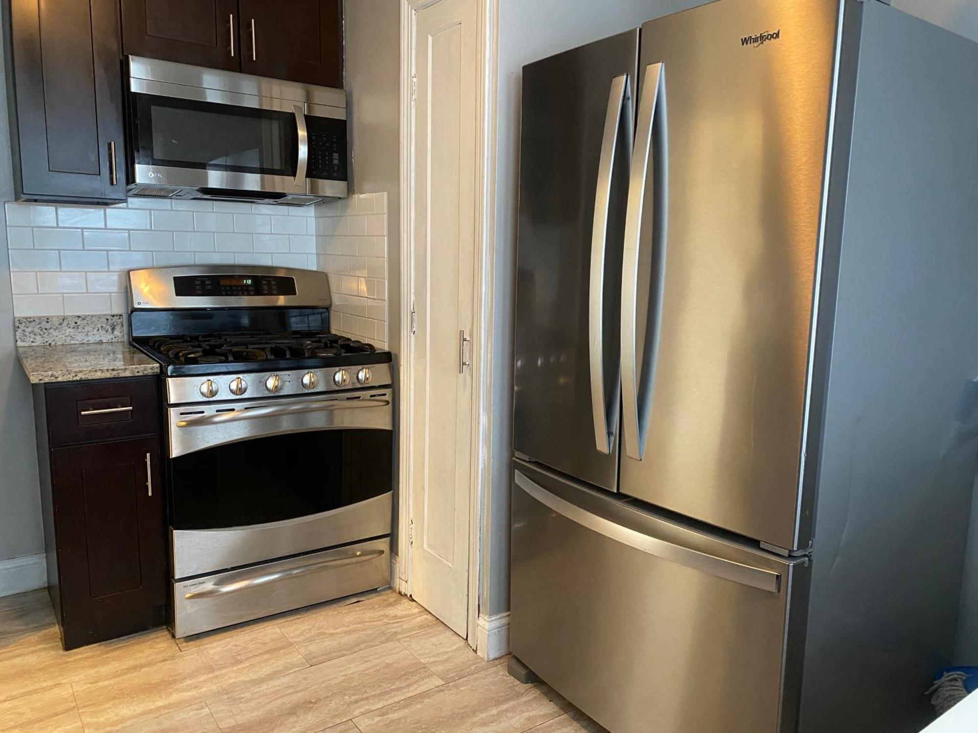 Cozy, 1St Floor Apartment 2Bdrms Plus Semi Private Room With Futon Pets With Fee Family Friendly Close To Everything 克里夫兰 外观 照片